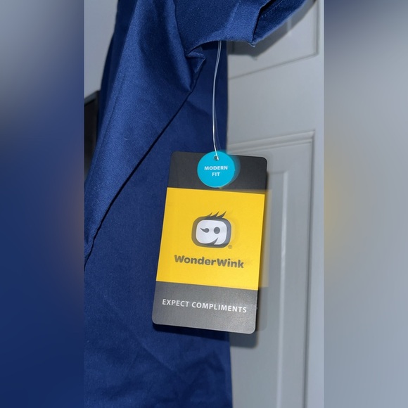 NWT Women’s WonderWink WonderWork 105 v-neck large, navy scrub top - Picture 2 of 7